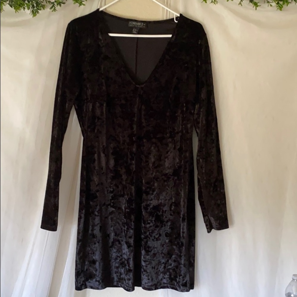 Forever 21 plus Black Fitted long sleeve dress